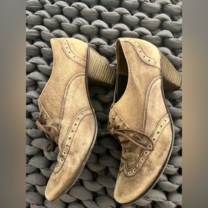 Paul Green Designer Oxford Heels